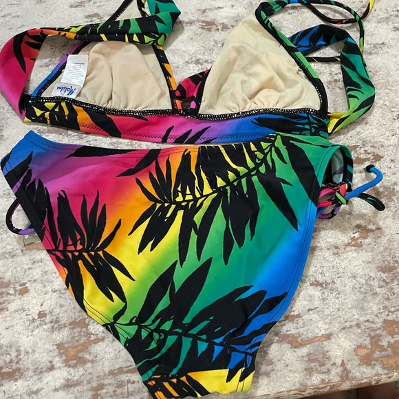 Malibu Swim Bikini Tropical - Picture 2 of 3